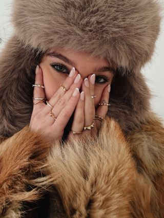 winter essentials. 🤍 @eliii.ska